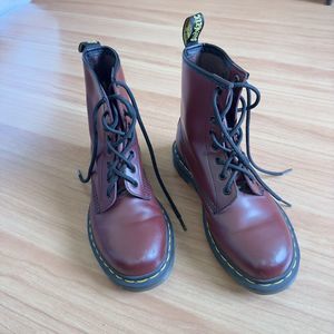Doc Dr. Martens 6 Hole Lace Up Boots Cherry Red Size US Ladies 6/US